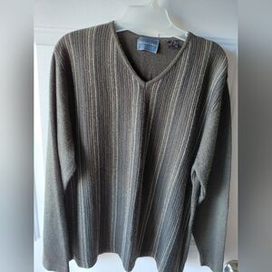 Croft & Barrow Men's V-Neck Sweater - Brown and Gray Stripes